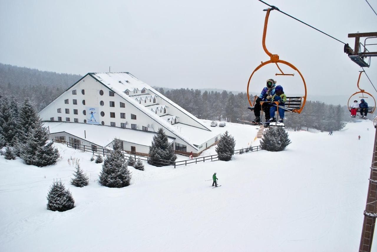 Kapriz Karakol Hotel Exterior photo
