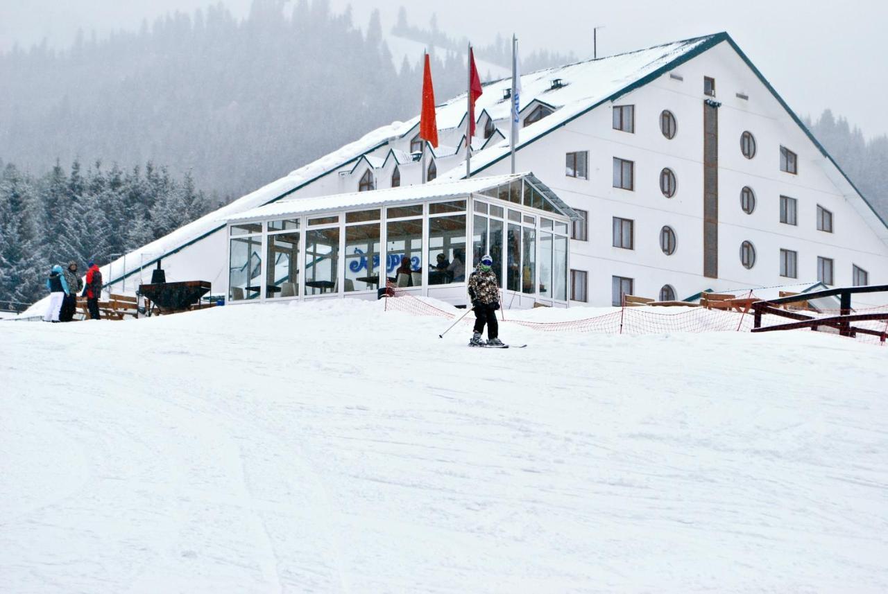 Kapriz Karakol Hotel Exterior photo