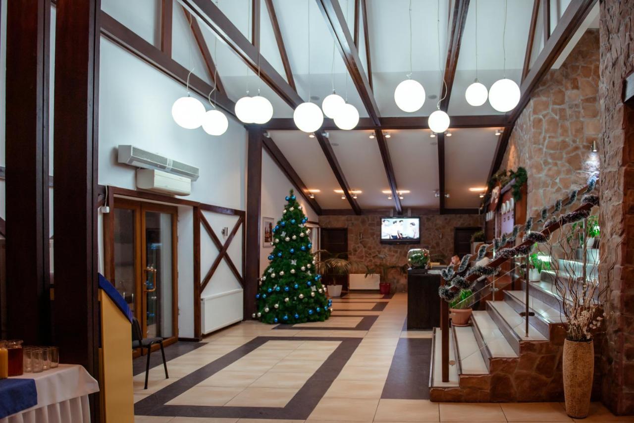 Kapriz Karakol Hotel Exterior photo